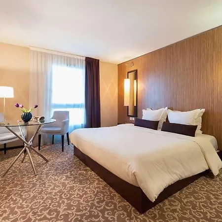 Comfort Bordeaux Arena Lägenhetshotell 3*