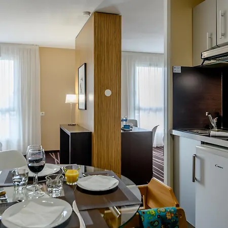 Comfort Bordeaux Arena شقة فندقية 3*