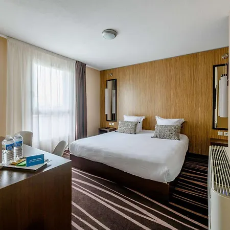 Comfort Bordeaux Arena 3* بوجْلِ