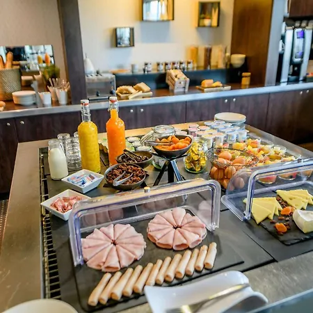 Comfort Bordeaux Arena Lejlighedshotel 3*