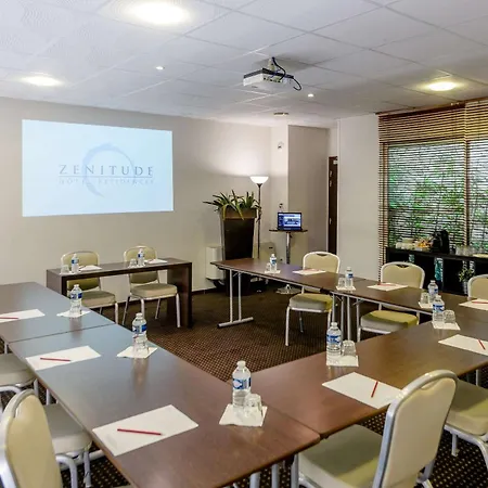Comfort Bordeaux Arena Aparthotel 3*