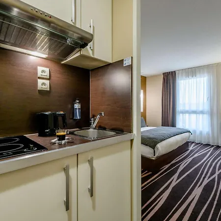 Comfort Bordeaux Arena Lägenhetshotell Bègles
