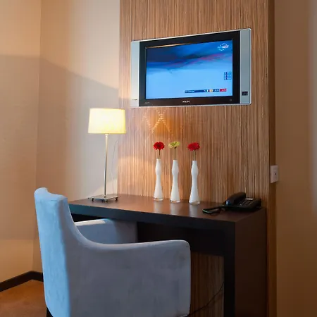 Comfort Bordeaux Arena شقة فندقية 3*