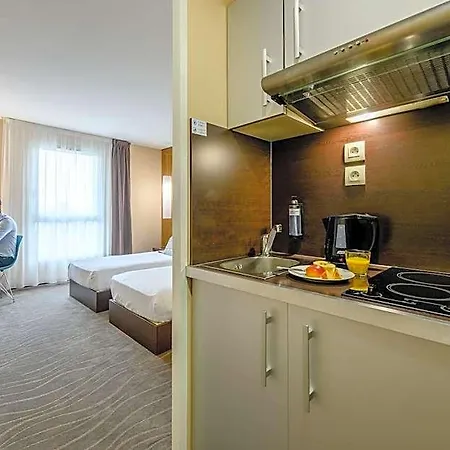 Comfort Bordeaux Arena Aparthotel 3*