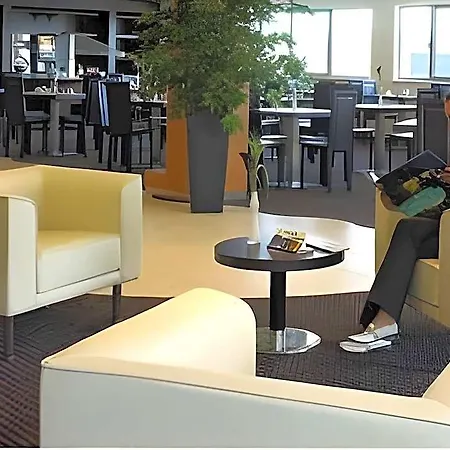 Aparthotel Comfort Bordeaux Arena 3*