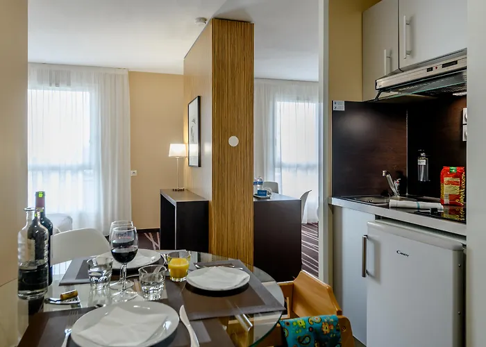 Comfort Bordeaux Arena 公寓式酒店 3*